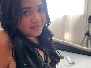 She Broke up with Her Boyfriend and Her Stepbrother Gave Her a Moment of Happiness