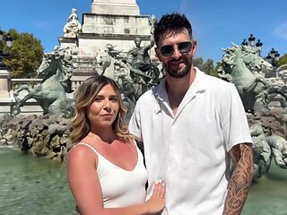 Phil makes time with Clara and Mike - Jacquie et Michel TV