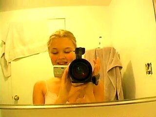 Amateur Blonde Loves Small Dicks