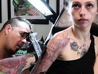 Hot amateur webcam teen masturbates for their fans