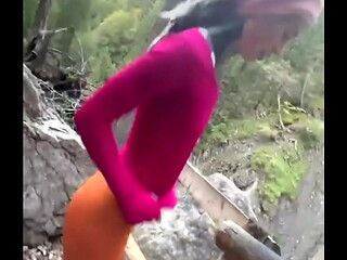 Shaking the booty next to beautiful wildlife! ??What&rsquo_s your favorite outdoor activity?#ShakeIt #WildlifeVibes...
