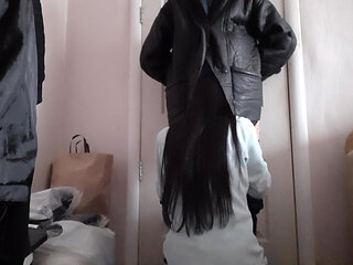 I quickly cum in my neighbor's mouth because her husband had already started to open the front door