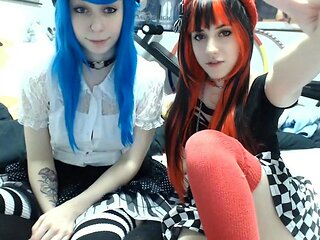 Amateur Webcam Teen Masturbates And Teases
