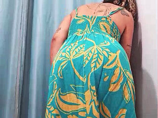 Real Sex Inside a Store Fitting Room with Cumshot on the Face.