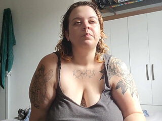 Long Distance GF Found Something Special, Can't Help but Miss You a Lot