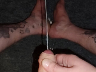 Heavy Cumshot over my big Feets