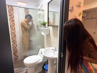 I Masturbate Watching My Little Stepsister Take a Bath.