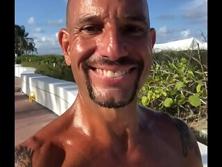 THE HAPPY PORNSTAR MAXXX LOADZ
