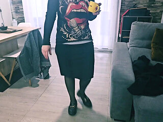 I Had to Choose Between Working or Using a Dildo on My Mature MILF Pussy