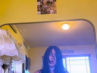 Live brunette camgirl toys masturbation orgasm on webcam
