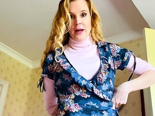 Cute amateur brunette naughty in solo jerking show on camera