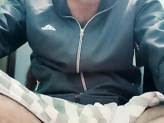 Enjoy morning bath and excercise with stepdaddy nude position