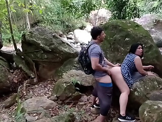 PRIMERA PARTE FOLLANDO CON MI COMPA&Ntilde_ERO EN EL BOSQUE.. me FOLLAN me CHUPAN y se corren encima ..en el bosque alexachris20