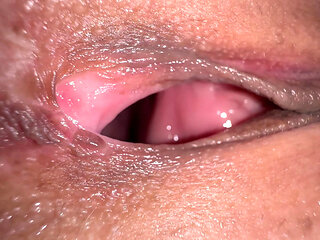 My 18 Years Old Girlfriend Agreed to Loose Virginity on Camera