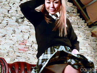 Up Sk!rt Fan Featuring Lily S