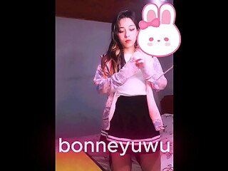 Bonneyuwu - 10:05 putita argentina se masturba
