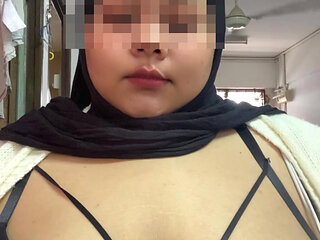 Horny hijabi massage big titty