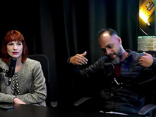 Querem a regulamenta&ccedil_&atilde_o da produtora, da para classificar quem entrou no porn&ocirc_ por dinheiro e tes&atilde_o, e n&atilde_o se estressa com gente incompetente - Reh Queen &amp_ Kstro (WATCH ON: SHEER/RED)