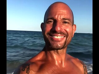 MAXXX LOADZ THE HAPPY BEACH BODY PORNSTAR