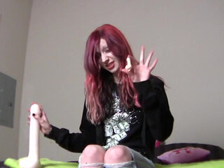 Fetish Girl Cynthia Shows You How Long Should Be a Real Dick