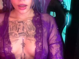 Big boob brunette masturbates on webcam
