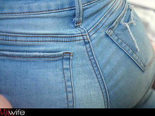 TouchMyWife - White Wife Hunts for BBC - Katie Kingerie