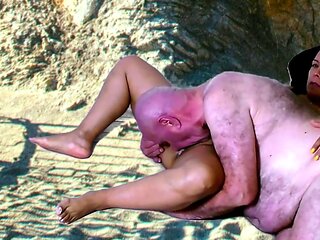 Deep hookup session with Garabas and Olpr in the island escape