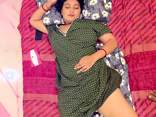 seduced the stepmom and took advantage of the opportunity and fuck the, Full Hindi video