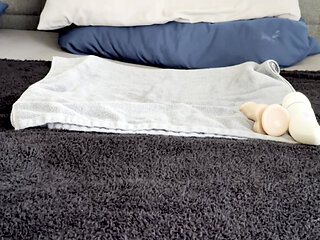 Squirting Milf with flashing Buttplug and pierced tits