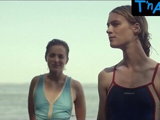 Mackenzie Davis Rump, Titties Episode in Station Eleven