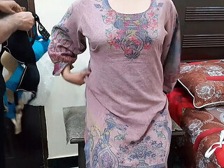 Desi Indian Bhabhi strips naked for bra seller - homemade Hindi sex with QueenbeautyQB