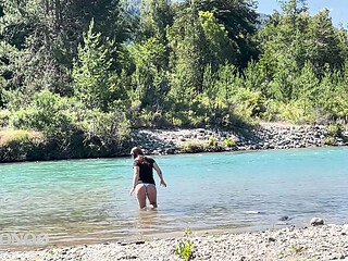 I meet girl in the woods and we end up fucking