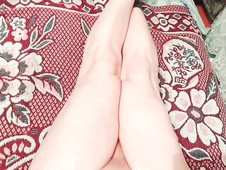 Dirty Delights: A Girly's Sensual Exploration