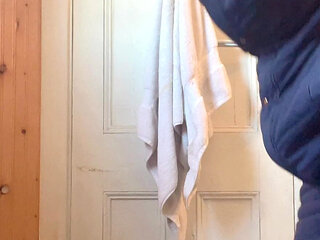 Hana Change From Nake Sexy to Wear Ugly Dess