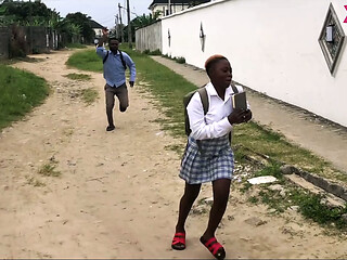 &Yuml_&ocirc_&uuml_&ntilde_g student runs into the bedroom begging for sex. Enjoy on 4k