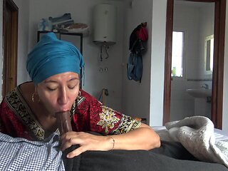 Kurt Temizlikci Istanbuldaki Otelde Siyahi Turistle Aldatyor - Turk Porn Turbanli