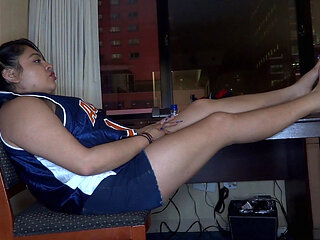 Sporty Latina Getz Her Feet Worshipped and Fucked After B-ball Practice