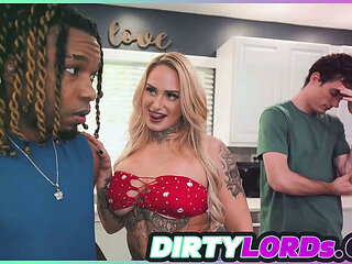 My Best Friend's Mom Loves Anal Sex - Family Porn with Stephanie Love