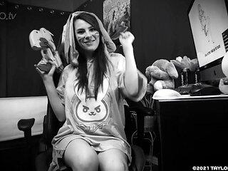 Ziva Breast Hourglass Expansion: Big Tits, Big Ass  Solo Porn