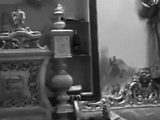 Babu Maine Le Liya Pura Lund Apni Fuddi Me Cheating Wife Fuck by Servant When Husband on Video Call