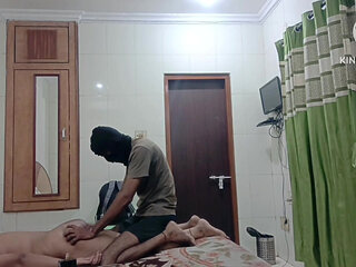 Doctor mam called the massage boy at the flat to get her massage=2.mp4