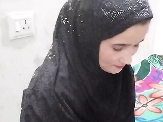 Muslim girl ka burkha utaar kar jabar dasti chod diya