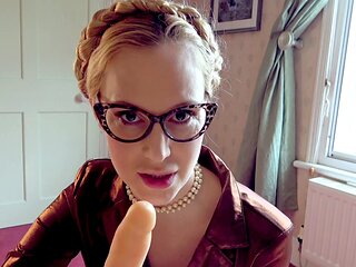 Puffy peach blondes solo toy action