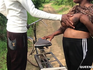 She didn'_t mind fucking him on the roadside