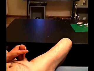 Jerking off and cumming to hot content