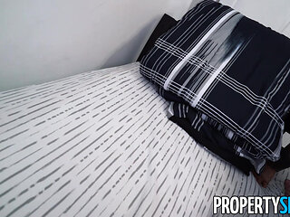 Evelin Stone Flirty Real Estate Agent Unbuttons Blouse & Gives Blowjob Facial to Seal House Deal with Single Dad