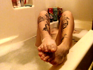 Long Toes Wet Big Feet