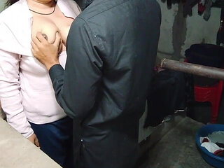 Thand mein maja aaya gand maar kar chut Mari chhati lagaye