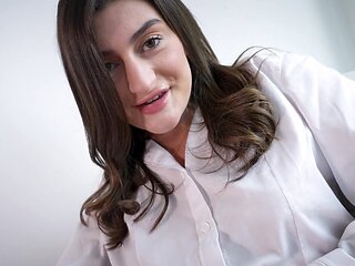 Brown-haired bimbo Mae Milano gets pounded in POV