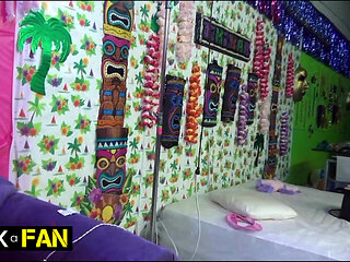 Thick Cock Ride For Siri Blowjob For Tori And Sloppy Kiss!